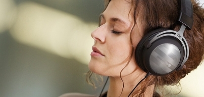 Музыка может снизить риски развития осложнений при операции по удалению катаракты